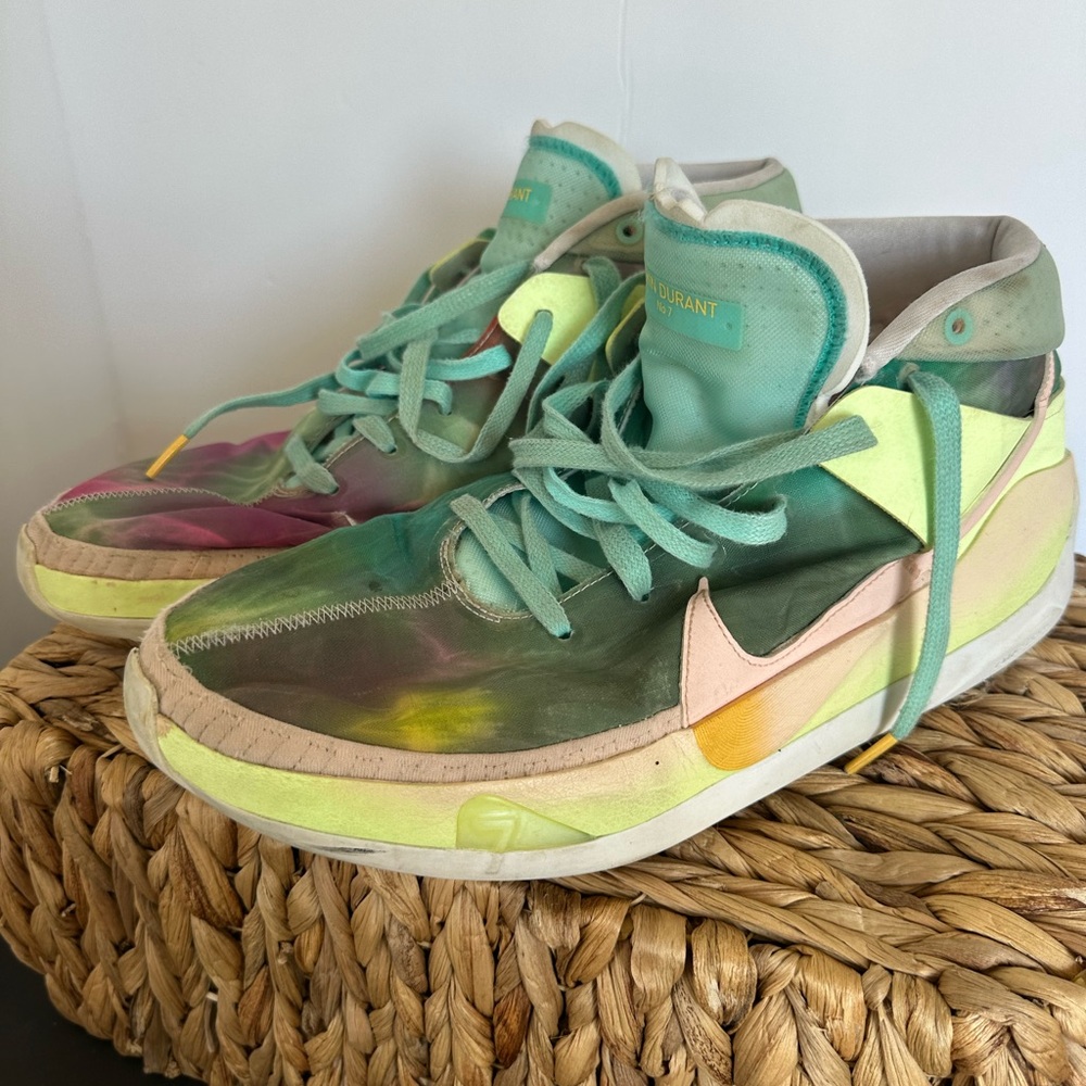 USED men’s KD basketball shoes size 16 multi color